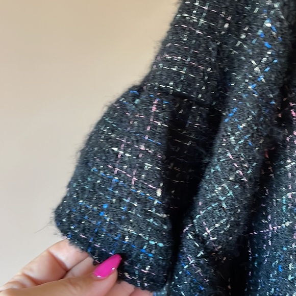 Cape / shawl sleeved ruffled longer length knit sweater has silver shine thread - Picture 3 of 12